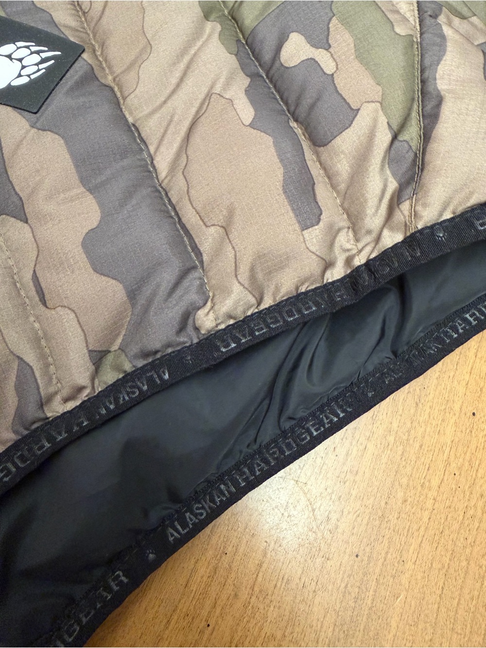 Duluth Trading Co AKHG Camo Puffer Vest | Cabincore Winter Woodland Hiking | M - Picture 5 of 10